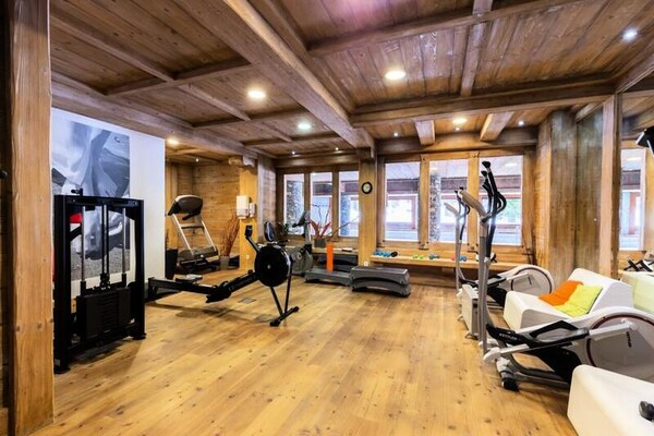Knus chalet-appartement 6p met zwembad & sauna vlakbij de pistes in Carroz - thumbnail 4