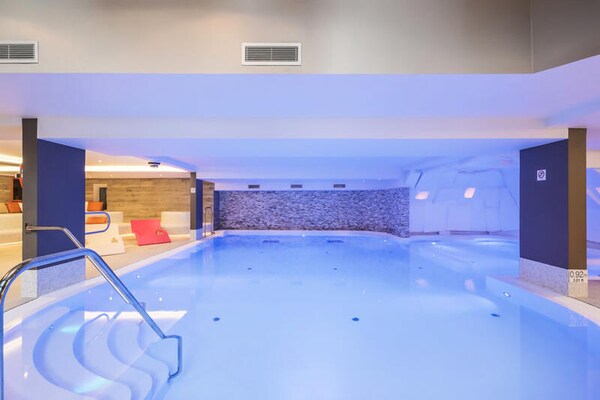 Luxe appartement in Méribel met zwembad, sauna en ski-in/ski-out mogelijkheid - thumbnail 3