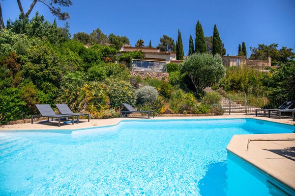 Villa met privézwembad voor 10 personen op 20 minuten van Saint-Tropez - thumbnail 1
