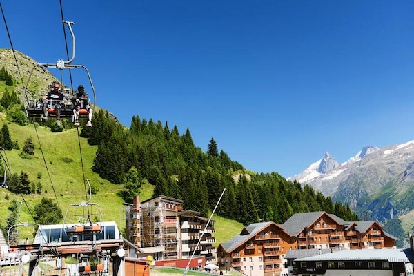 Ruim appartement voor 6 personen in Auris-en-Oisans met zwembad en sauna - thumbnail 4