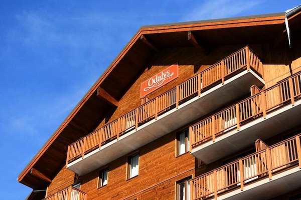 Ruim appartement voor 6 personen in Auris-en-Oisans met zwembad en sauna - thumbnail 5
