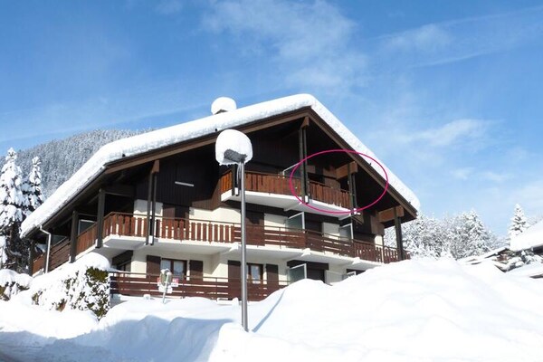 Appartement aan de piste in La Clusaz met 2 slaapkamers - thumbnail 3