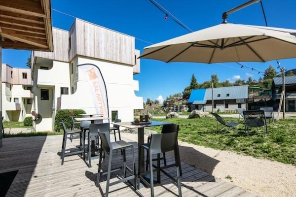 Appartement voor 6 personen in skigebied Les 7 Laux met zwembad - thumbnail 2