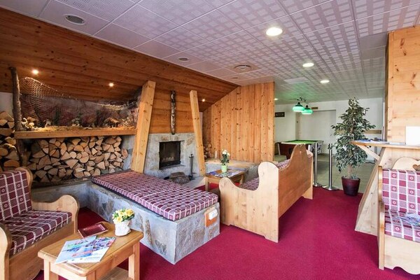 Ruim 8-persoons appartement met zwembad en sauna in Orcières Merlette - thumbnail 4