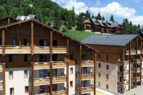 Ruim appartement voor 6 personen in Pra Loup met zwembad en bergzicht - thumbnail 3