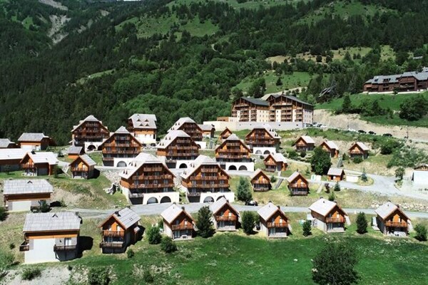 Ruim appartement voor 6 personen in Pra Loup met zwembad en bergzicht - thumbnail 5