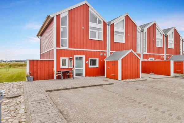 Sfeervol vakantiehuis met balkon op 1,2 km van strand in Løkken - thumbnail 3