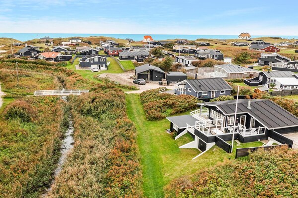 Licht vakantiehuis op 200m van zee met uitzicht op beek en Løkken - thumbnail 6