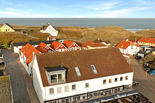 Vrijstaand vakantiehuis voor 10 personen op 150m van de zee in Løkken, Denemarken - thumbnail 1