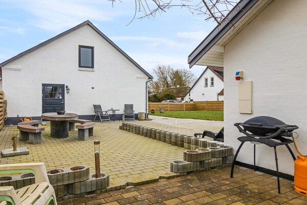 Gerenoveerd vakantiehuis bij Løkken met whirlpool en activiteitenruimte - thumbnail 3