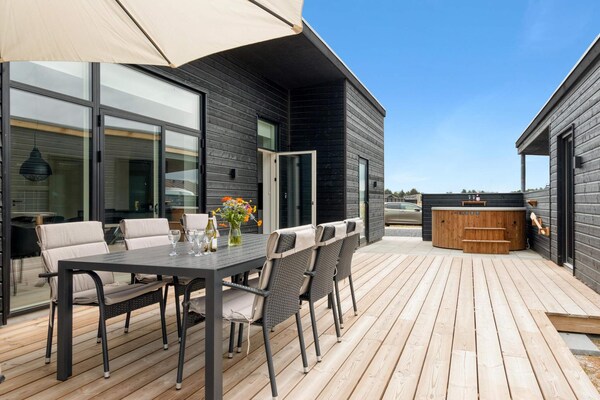 Ruim nieuw vakantiehuis nabij strand en centrum Løkken - thumbnail 2