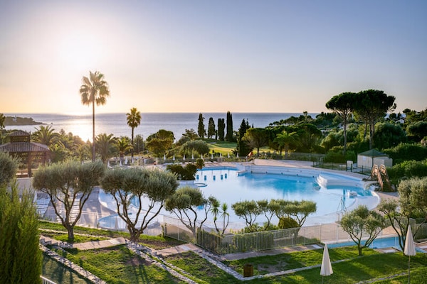 Appartement met zeezicht in Résidence le Hameau de Cap Esterel, Saint-Raphaël - thumbnail 2