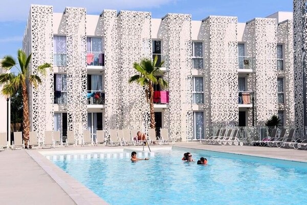 Strandappartement voor 4 personen met zwembad en wellness in Cap d'Agde - thumbnail 1