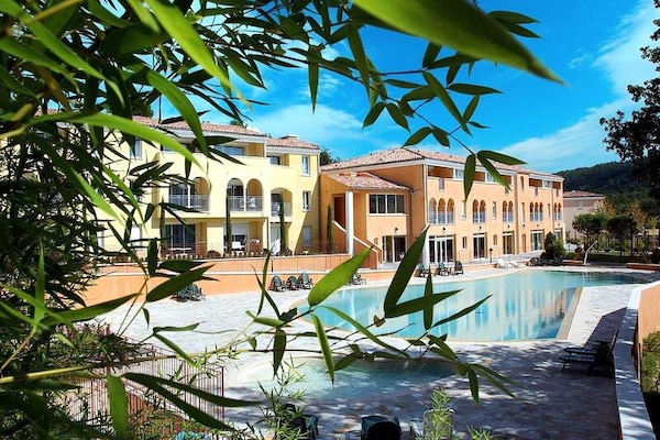 Ruim appartement voor 8 personen met wellness in Gréoux-les-Bains - thumbnail 3