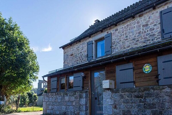 Authentiek vakantiehuis voor 6 personen in La Fage St Julien met gedeeld zwembad - thumbnail 2