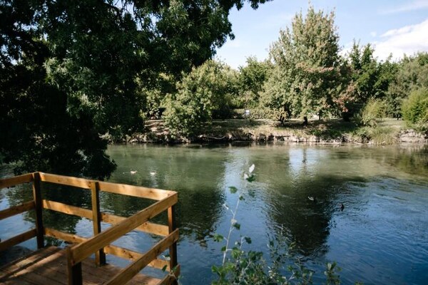 Ecolodge voor 6 personen met privétoegang tot de rivier in Le Thor - thumbnail 1