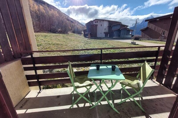 Gezellige skistudio in Les Deux Alpes, direct aan de piste in Village 1800 - thumbnail 2