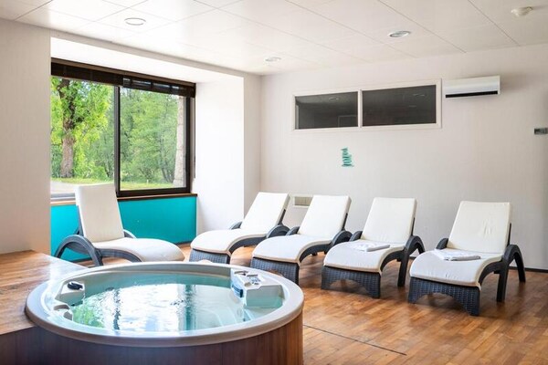Landhuis op Domaine de Coulagnettes – 10 personen, nabij Saint Amans - thumbnail 3