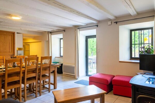 Ruim appartement voor 8 personen op 1100 m hoogte met zwembad in St Amans - thumbnail 6
