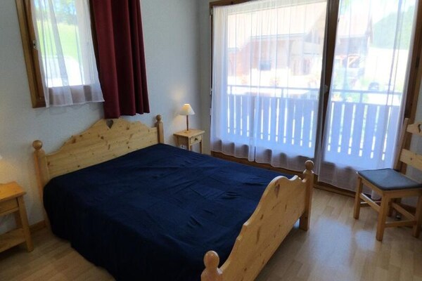 Appartement 6 pers. met balkon op 3 km van pistes La Clusaz & Grand Bornand - thumbnail 5