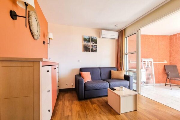 Zonovergoten appartement voor 7 personen met zeezicht nabij de stranden van Agay - thumbnail 6