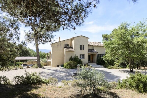 Ruim Provençaals vakantiehuis voor 14 personen met privézwembad in Cadenet - thumbnail 5