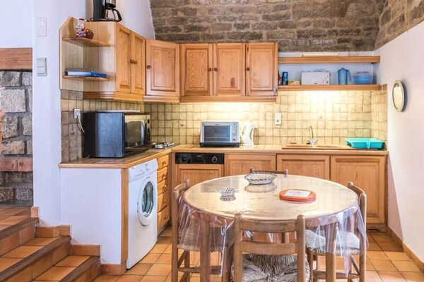 Authentiek 17e-eeuws vakantiehuis voor 6 personen in Bourgs-sur-Colagne - thumbnail 4