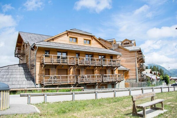 Knus appartement op 600m van de piste in La Joue du Loup - thumbnail 4