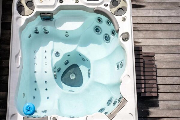 Panoramisch Zeezicht Villa met Zwembad & Jacuzzi voor 8 Personen in Le Gosier - thumbnail 3
