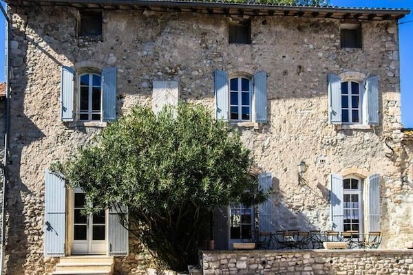 Authentieke Mas in Pernes-les-Fontaines met Verwarmd Zwembad voor 14 Personen - thumbnail 3