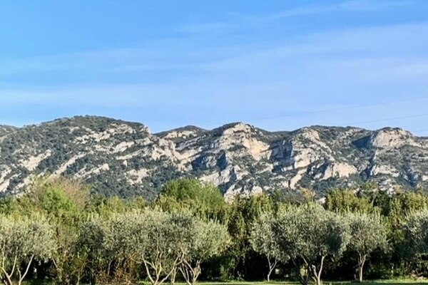 Ruim appartement met privézwembad en panoramisch uitzicht op de Luberon - thumbnail 3