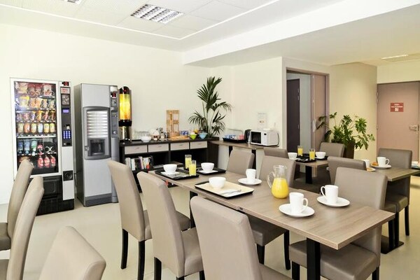 Knus studio-appartement in Tours met kitchenette, vlakbij het historische centrum - thumbnail 2
