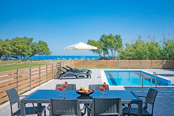 Luxe villa op 50 meter van het zandstrand van Rethymno - thumbnail 1