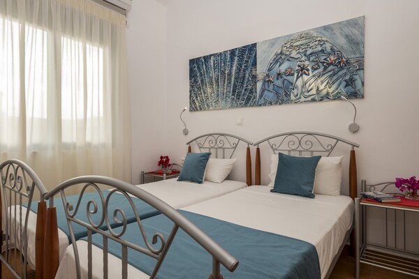 Villa Giannis: strandvilla op 20 meter van zee in Almyrida, Kreta - thumbnail 2