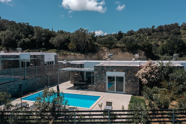 Knusse villa met privézwembad en bergzicht bij Agia Triada - thumbnail 1