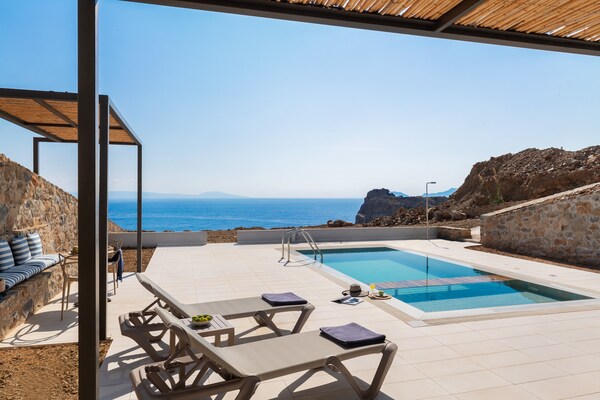 Moderne villa met privézwembad op 250 meter van Agios Pavlos strand - thumbnail 6