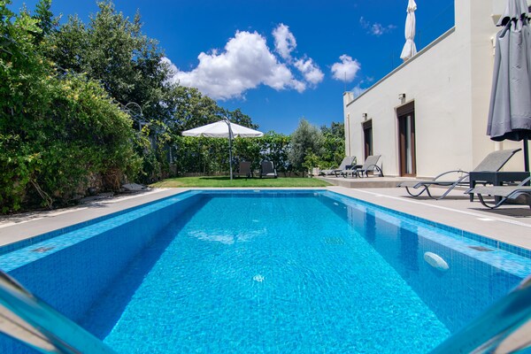 Ruime villa met privézwembad nabij Rethymno, geschikt voor 10 personen - thumbnail 6