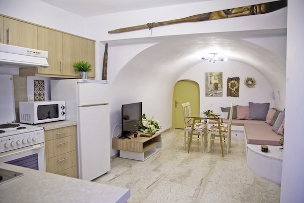 Sfeervol Appartement in Hartje Areopoli, 5 km van Strand Limeni - thumbnail 2