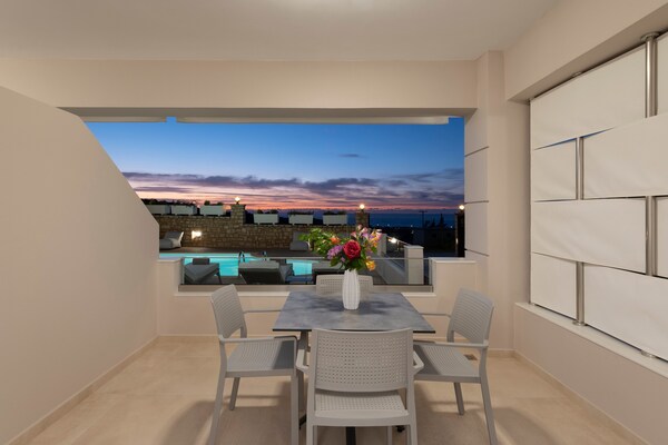 Zen Grande: Ruim appartement met 4 slaapkamers, tuin en zwembad nabij Rethymno - thumbnail 5