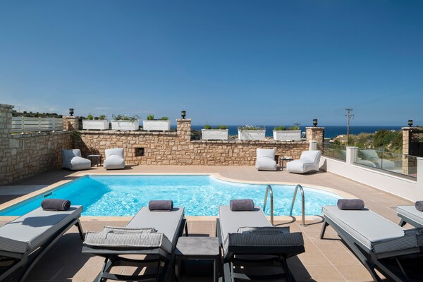 Zen Luxury Home: Ruime villa met privézwembad voor 16 personen op Kreta - thumbnail 6