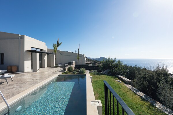 Moderne villa met privézwembad en zeezicht nabij Plakias - thumbnail 6