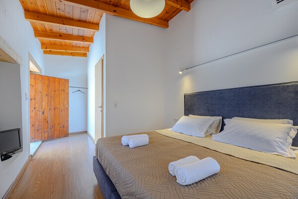 Lichtrijke villa met privézwembad en bergzicht bij Rethymnon - thumbnail 4