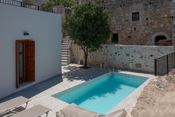 Lichtrijke villa met privézwembad en bergzicht bij Rethymnon - thumbnail 6