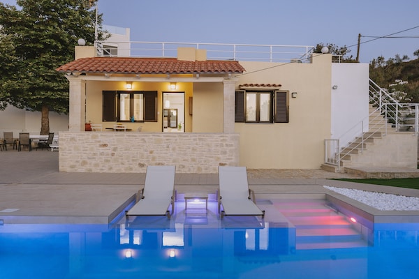 Centraal gelegen villa in Panormo met privézwembad - thumbnail 1