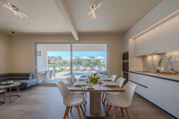 Villa Nevelo Sapphire: privézwembad bij zee en bergen in Gerani - thumbnail 3