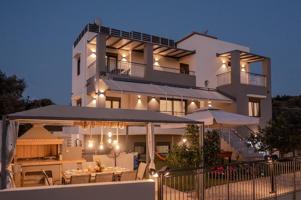 Luxe 5-slaapkamer villa met privézwembad en uitzicht bij Rethymnon - thumbnail 1