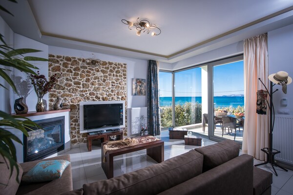 Villa Aphrodite: Strandvilla voor 10 personen op 10 meter van zee in Kato Gouves - thumbnail 3