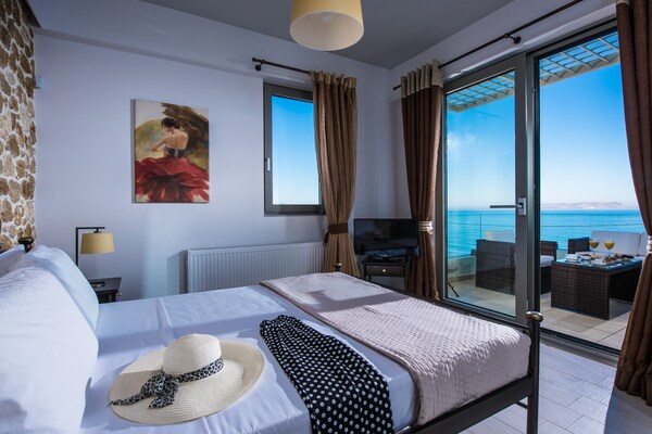 Villa Aphrodite: Strandvilla voor 10 personen op 10 meter van zee in Kato Gouves - thumbnail 6