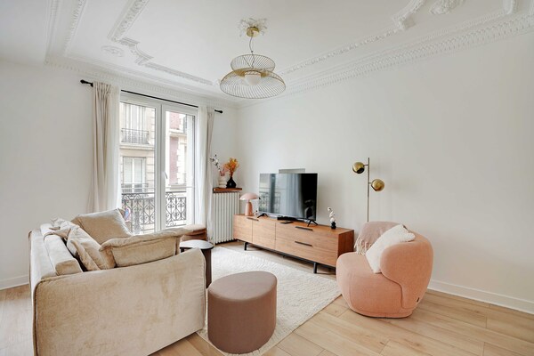Licht appartement met 2 slaapkamers in het 14e arrondissement, vlakbij metro - thumbnail 2