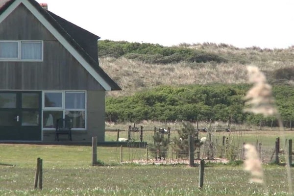 Luxe vakantiehuis op 150 meter van strand in Ballum, Ameland - thumbnail 2